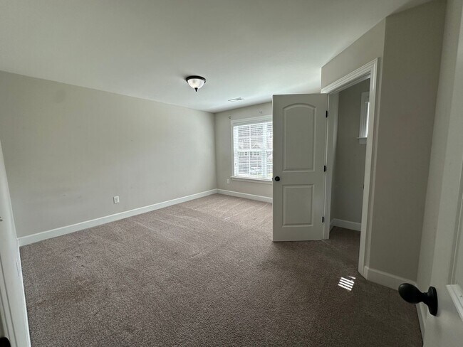 Building Photo - 4BED / 2.5BATH BEAUTIFUL HOME IN ANDERSON ...