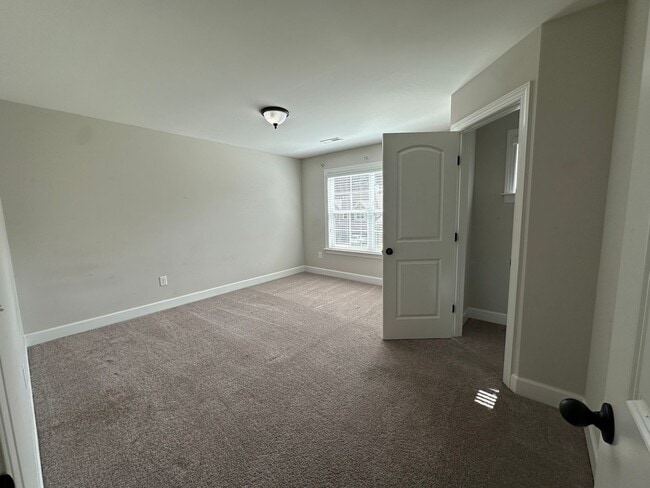 Building Photo - 4BED / 2.5BATH BEAUTIFUL HOME IN ANDERSON CREEK!