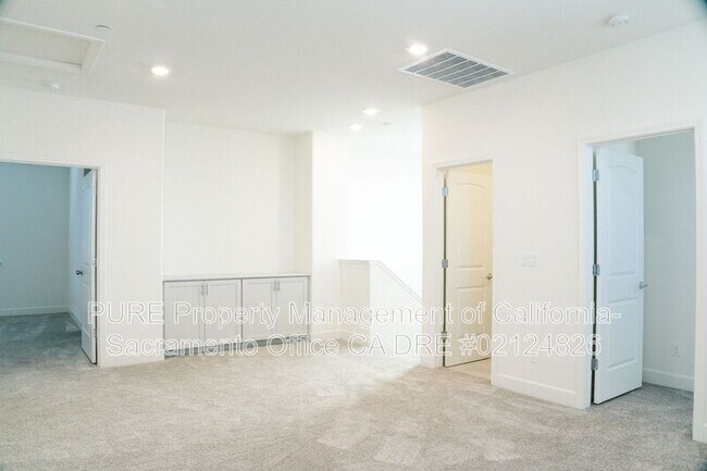 Building Photo - 8793 Classical Wy
