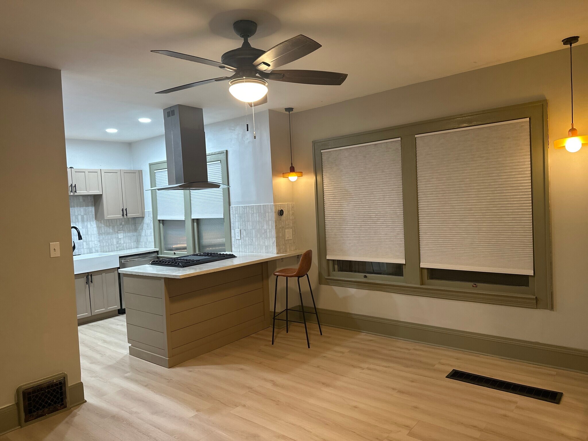 Building Photo - 9205 Clifton Blvd