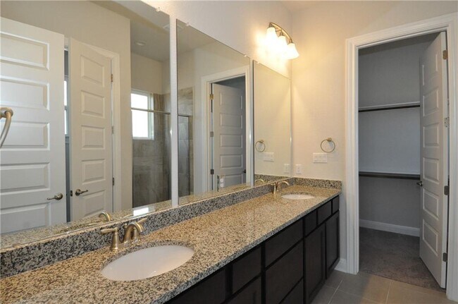 Building Photo - 3750 E Palm Valley Blvd