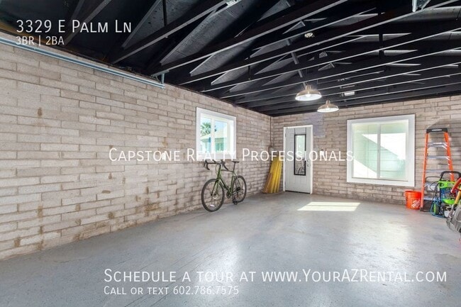 Building Photo - 3329 E Palm Ln