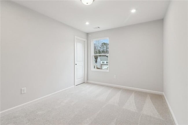 Building Photo - 2072 Buice Lake Pkwy