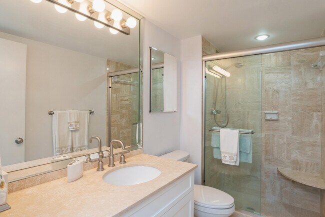 Building Photo - 2860 S Ocean Blvd