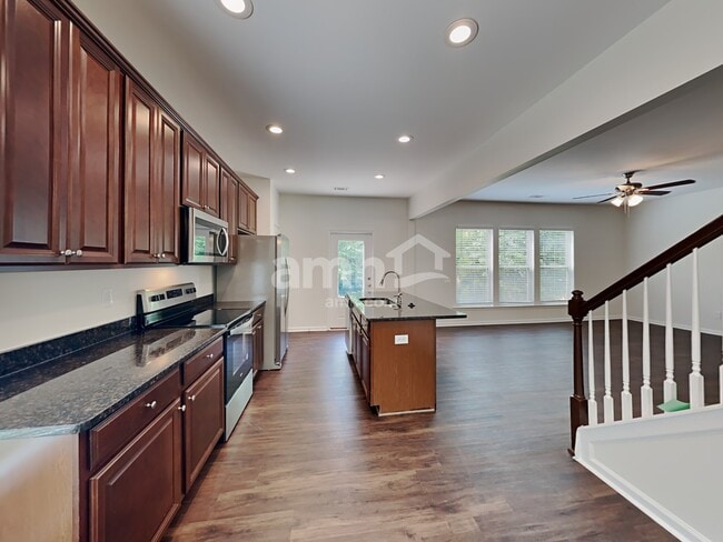 Building Photo - 1490 Aster Ives Dr