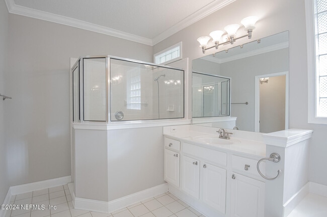 Building Photo - 9166 Spindletree Way