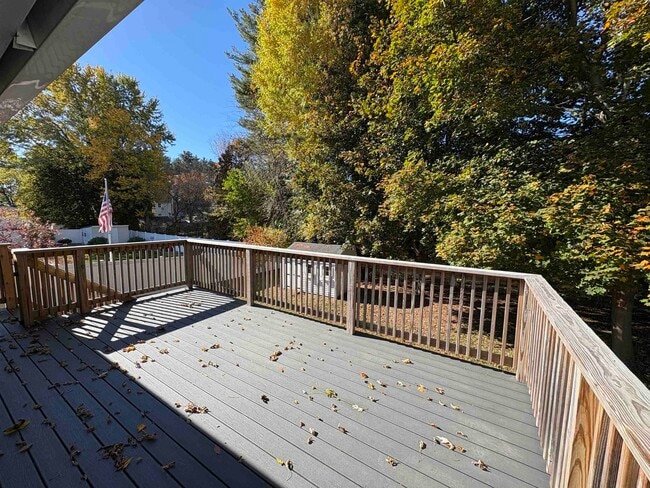 Building Photo - 15 Kingston Dr