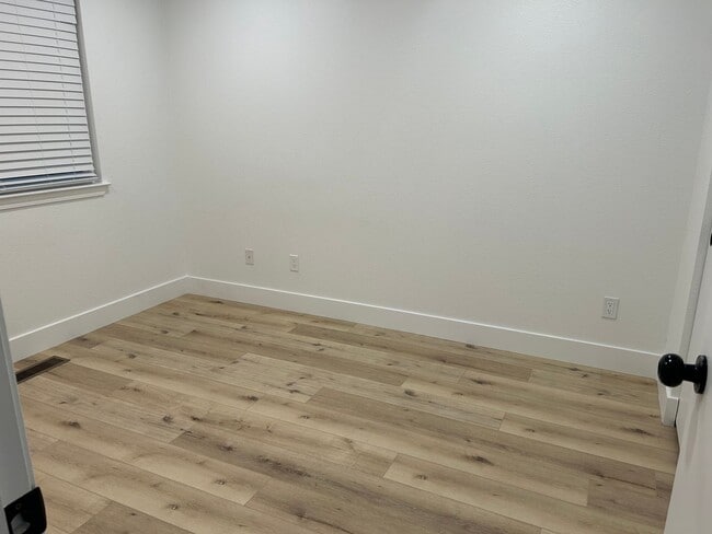 Building Photo - 139 Dayton Village Pkwy