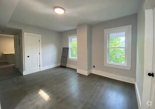 Building Photo - 2-4 Cott