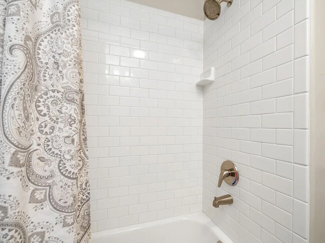 Building Photo - Beautifully Updated North Fresno 3/3