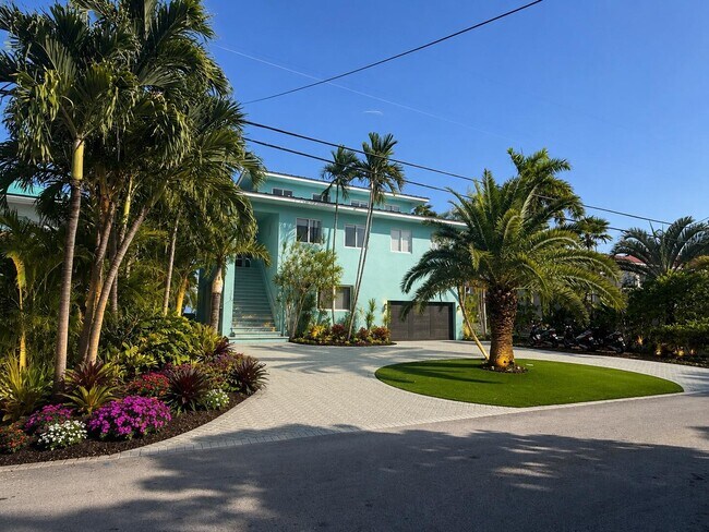 Building Photo - 124 Indies Dr N