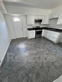 Building Photo - 1702 Rhomberg Ave