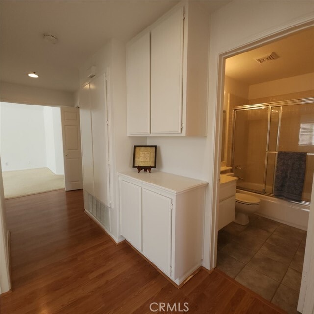 Building Photo - 132 Cartier Aisle