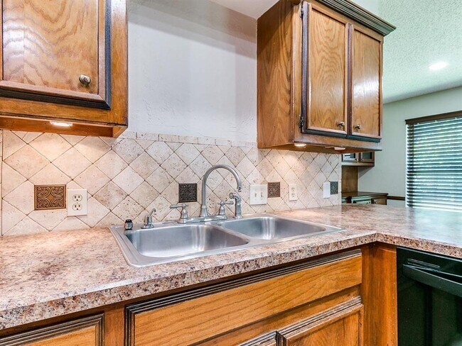 Building Photo - 4721 Persimmon Ct