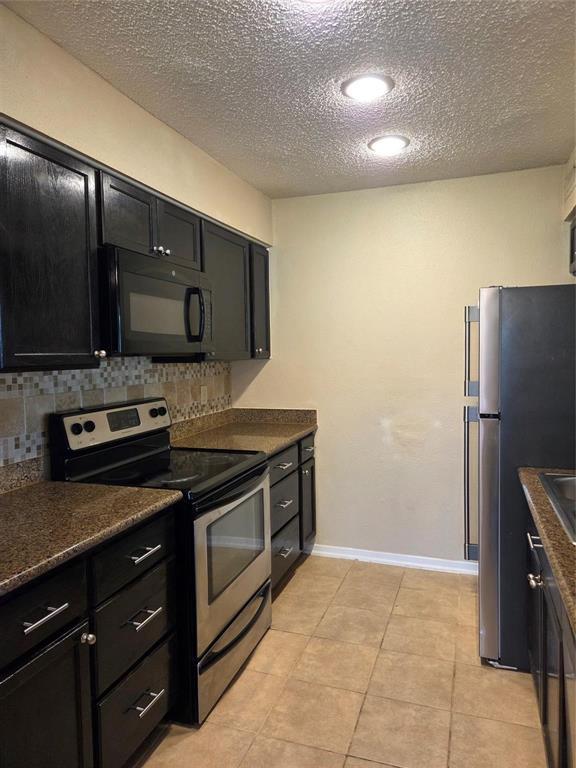 Building Photo - 12029 Greenwood Forest Dr