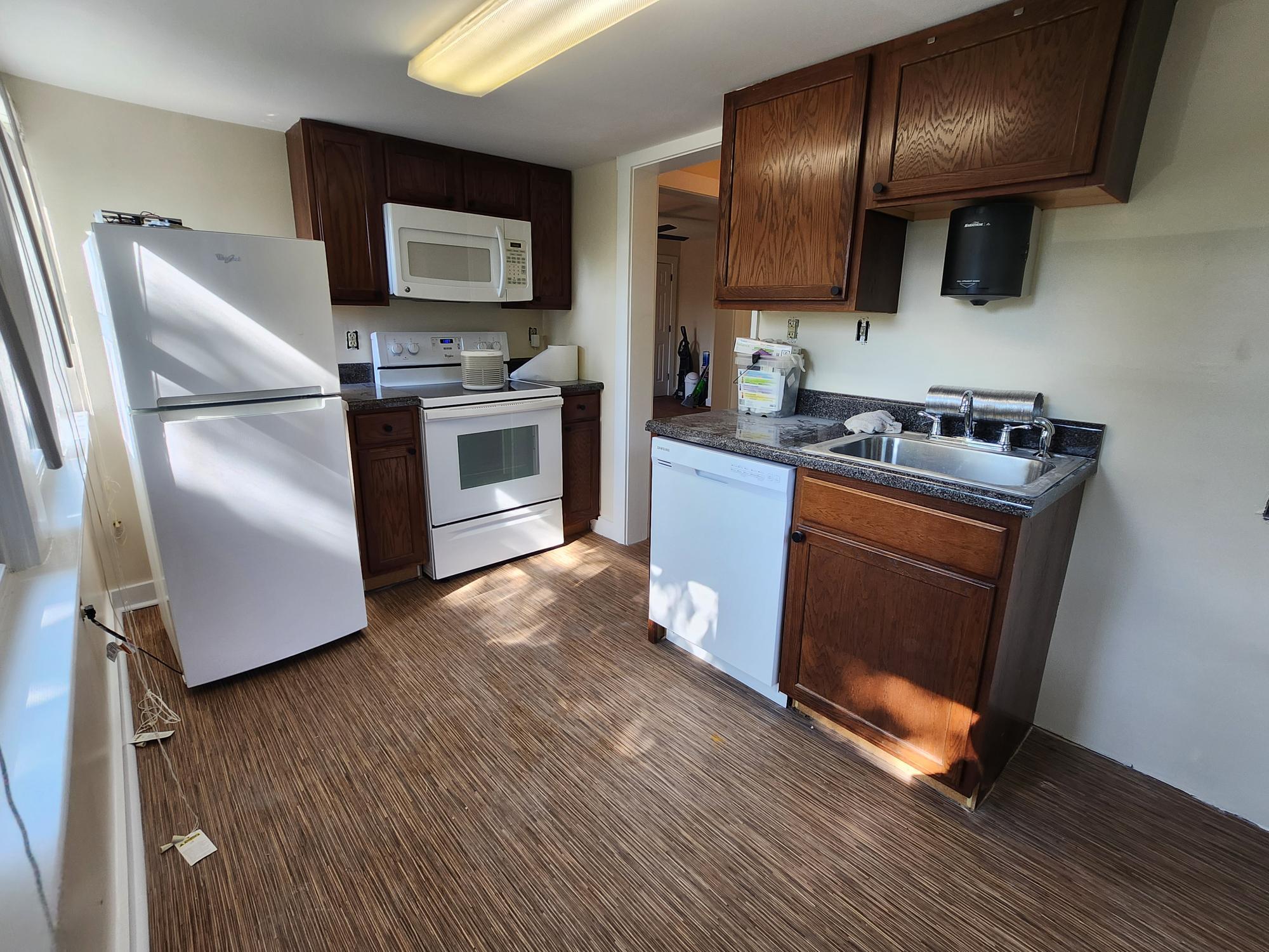 Kitchen - 142 Carlton Rd