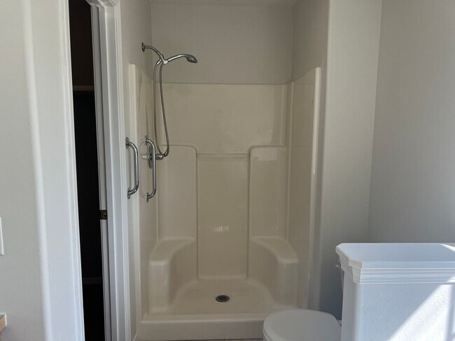 Building Photo - 3 Bed / 2 Bath in the Heart of Nixa