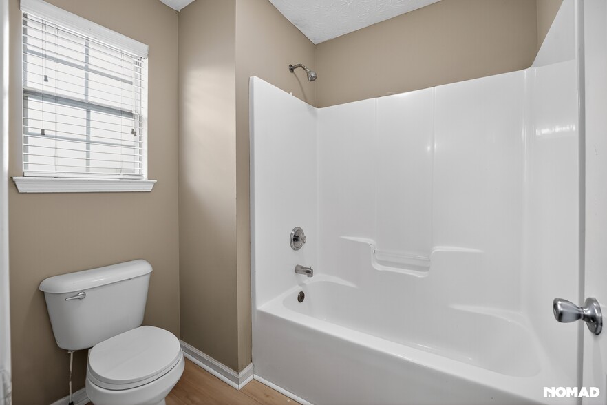 Building Photo - 395 Lamont Ln