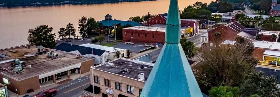 City View - 659 W Main St