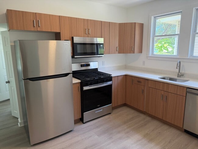 Building Photo - Beautifully Renovated 2-Bedroom, 2-Bathroom Home with Spacious Bonus Attic