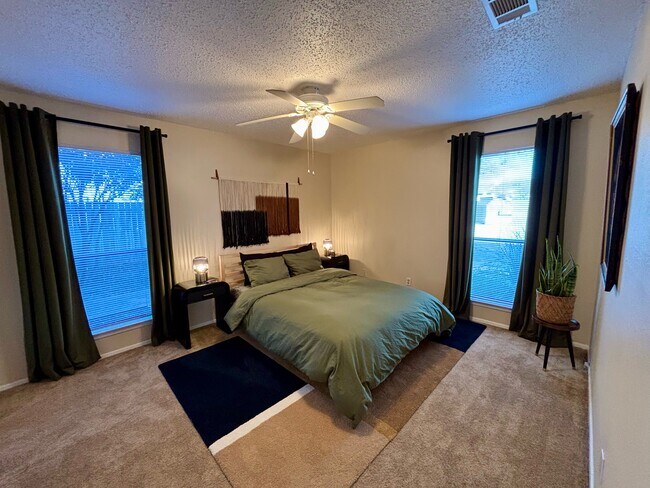 Building Photo - Fenway Loop Apartments