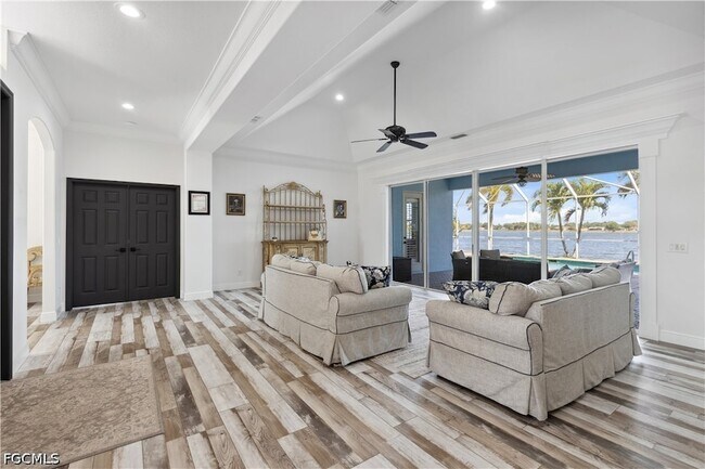 Building Photo - 2202 Grove Dr