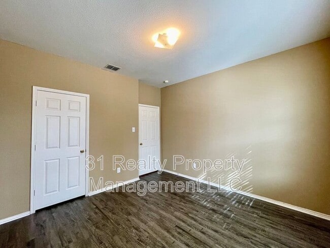 Building Photo - 6116 Pine Meadow Ln