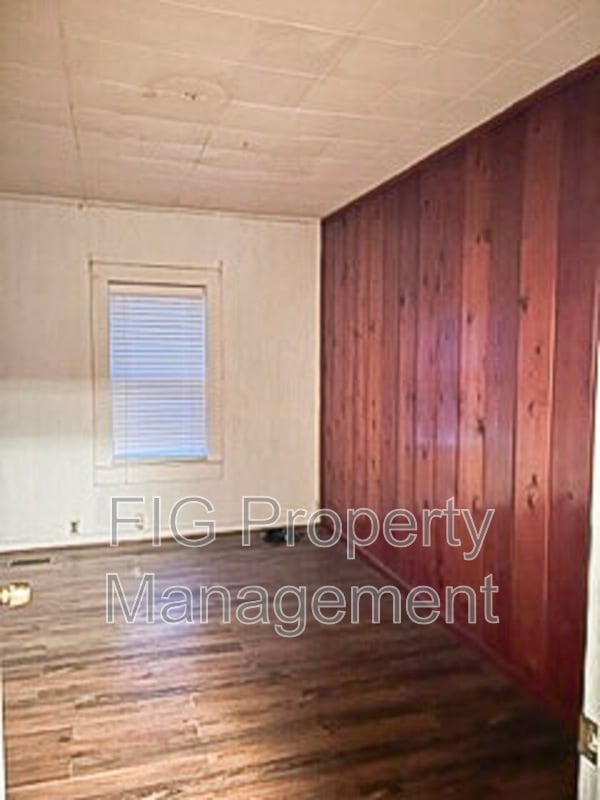 Building Photo - 444 Louisville Road
