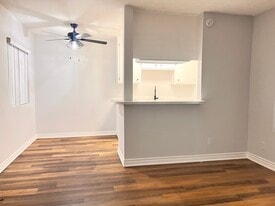1BR - Tropical Breeze
