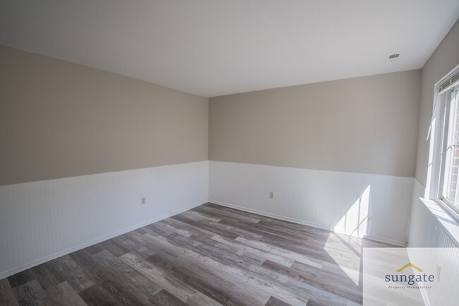 Building Photo - 6449 Union Ct