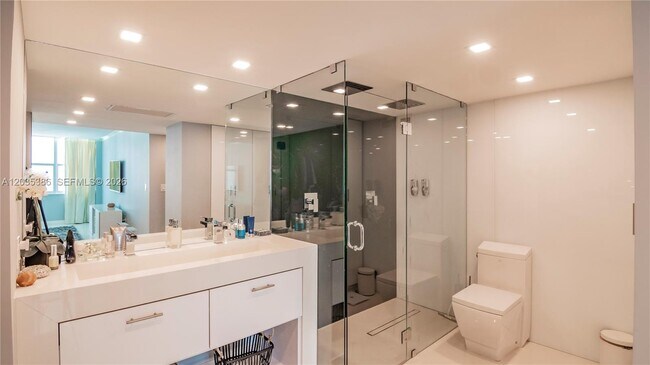 Building Photo - 5750 Collins Ave