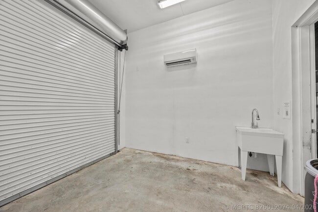 Building Photo - 1782 Clydesdale Ave