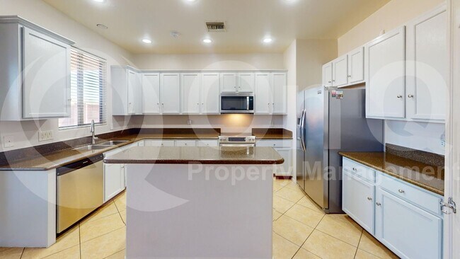 Building Photo - 8353 N Albany Ave