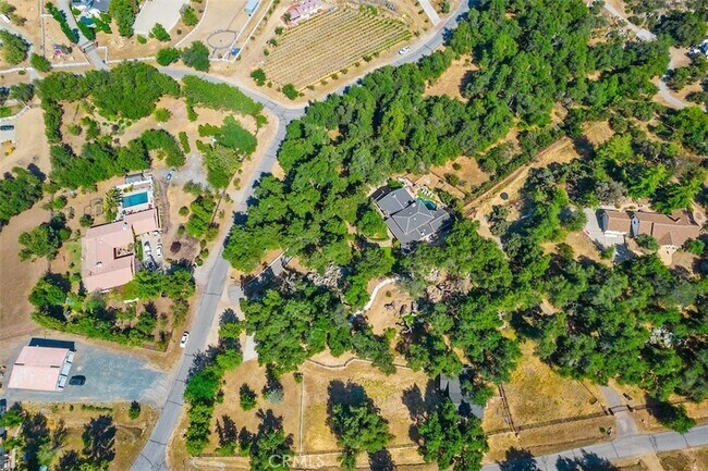 Building Photo - 35455 El Niguel Rd