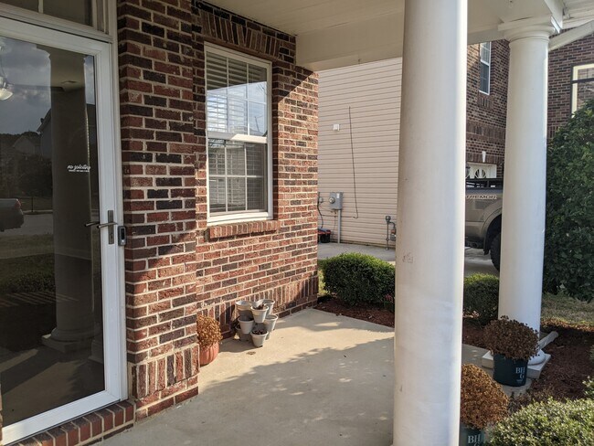 Building Photo - 3741 Tryon Ridge Dr