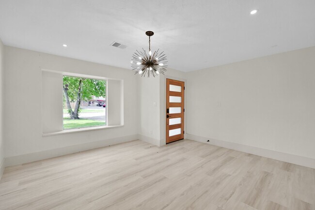 Building Photo - 6026 Willowbend Blvd