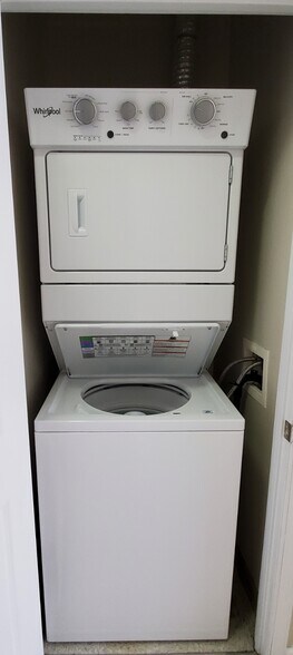 New Washer/Dryer - 851 N Glebe Rd