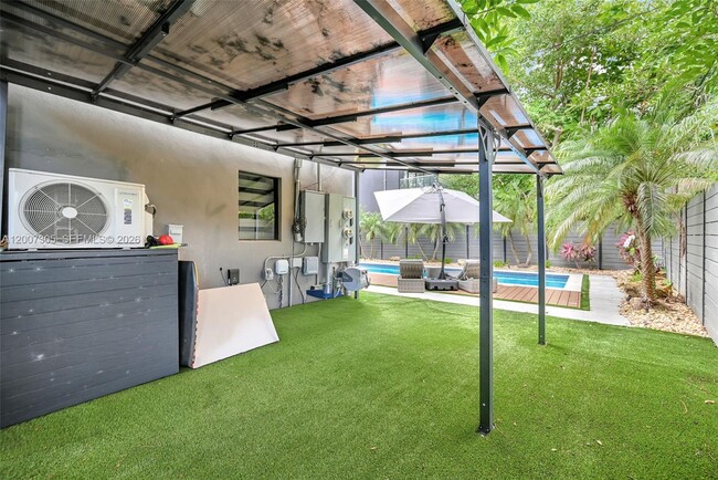 Building Photo - 145 NE 49th St