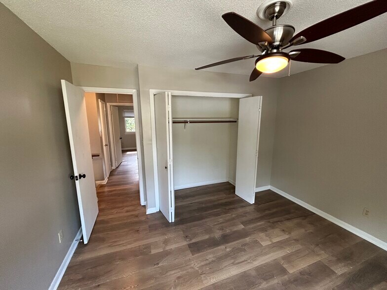 Building Photo - 5803 Shady Grove Cir