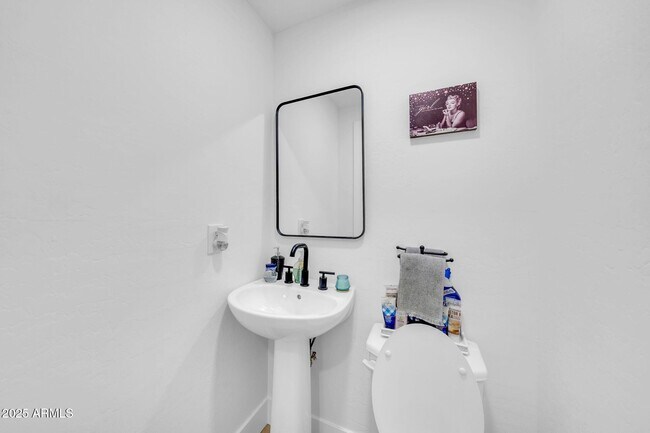 Building Photo - 3034 N 39th St