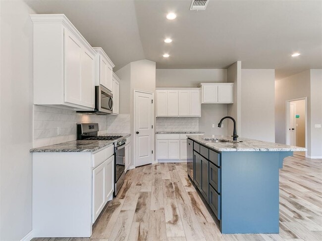 Building Photo - 12028 Rockbed Dr