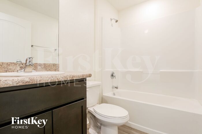 Building Photo - 3685 Parade Terrace