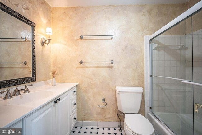 Building Photo - 7330 Lewinsville Park Ct