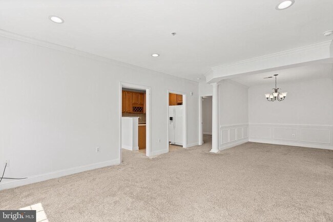 Building Photo - 1002 Elmcroft Blvd