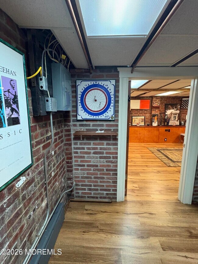 Building Photo - 162 Bridge Ave