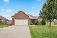 Building Photo - 702 Grant Ave