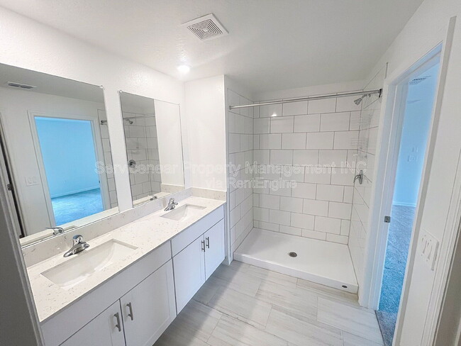Building Photo - 8844 Bay Leaf Dr