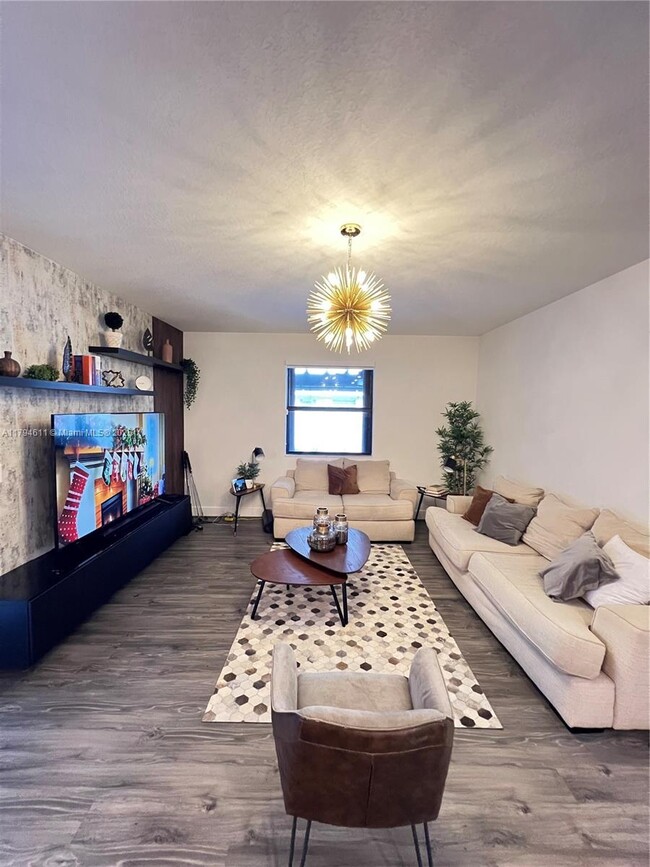 Building Photo - 3423 W 110th St