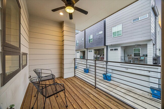 Building Photo - 2715 St Emanuel St