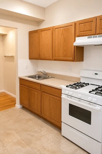 Building Photo - 97 Fabyan Pl